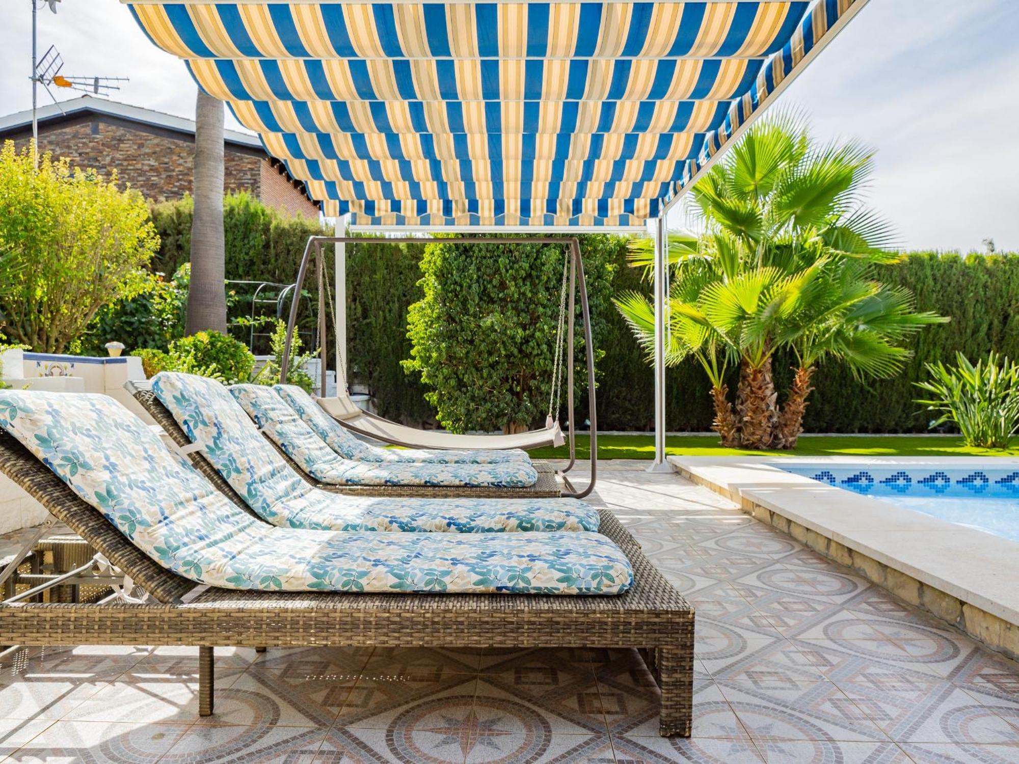 Villa Paraiso Las Malvinas Malaga Bagian luar foto
